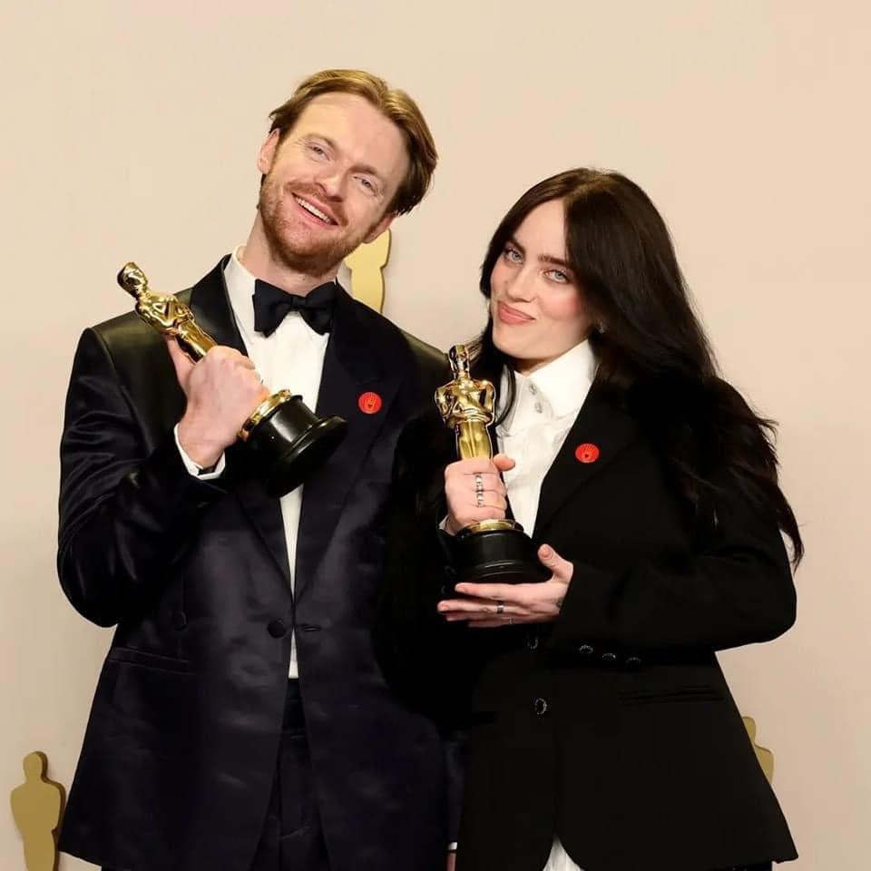 $!Billie Eilish se lleva su primer Oscar por el tema What was I made for para Barbie.