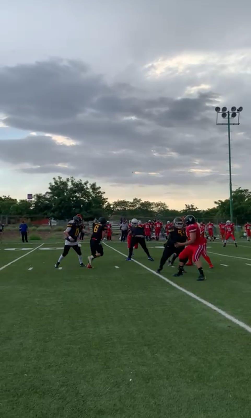 $!Halcones debuta con triunfo sobre el campeón en Torneo Máster de futbol americano