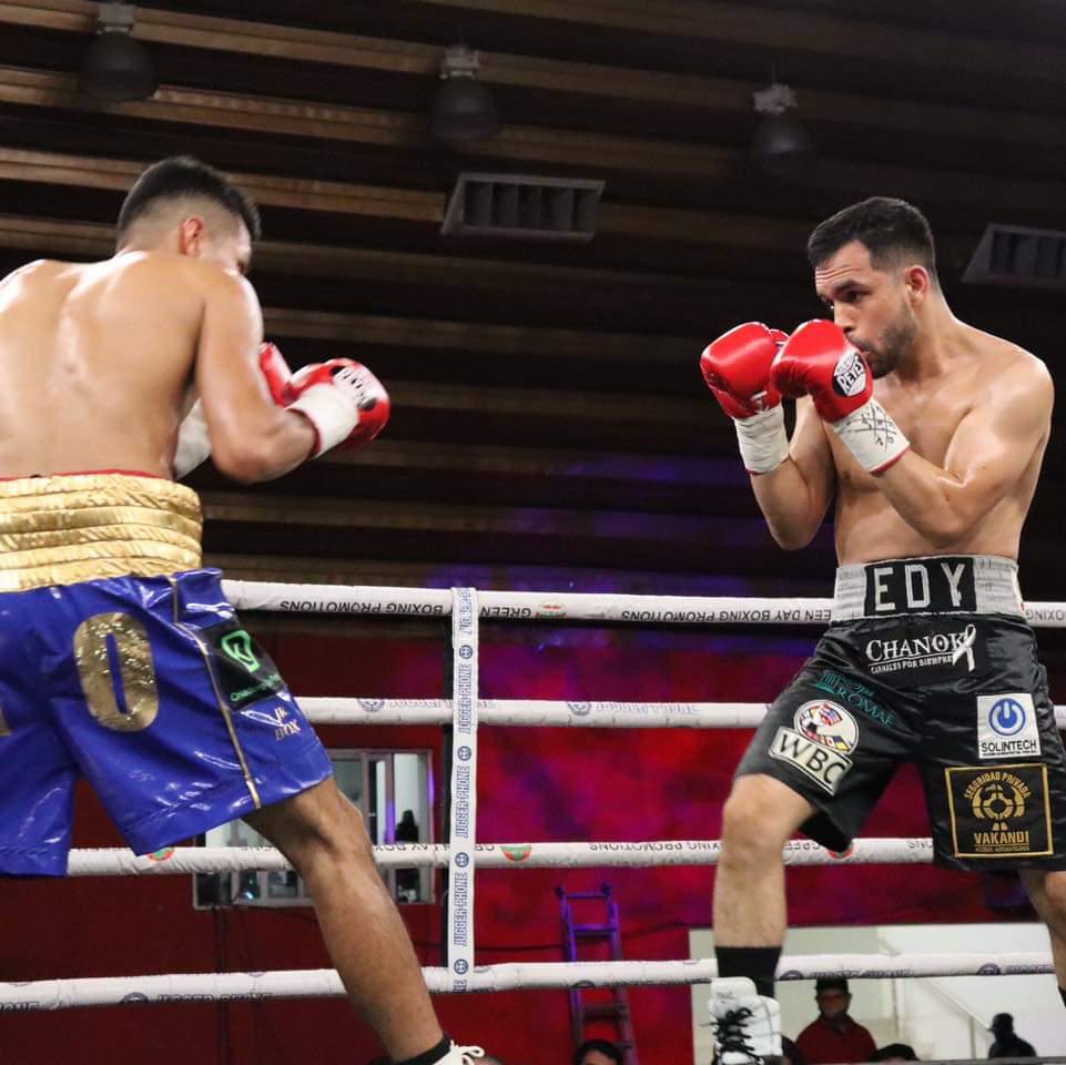 $!Edy Valencia se proclama Campeón Nacional Pluma