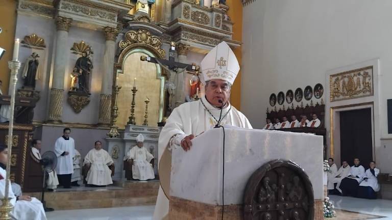 Misa en conmemoración del aniversario episcopal del Obispo de Culiacán Jesús José Herrera Quiñónez.