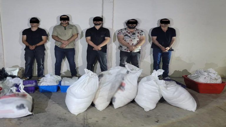 Elementos de la Guardia Nacional detuvieron a cinco personas en Guamúchil tras un operativo que provocó una confrontación con civiles.