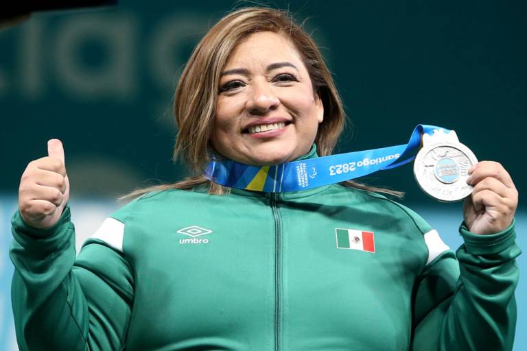 Amalia Pérez cosecha medalla de plata en Santiago 2023