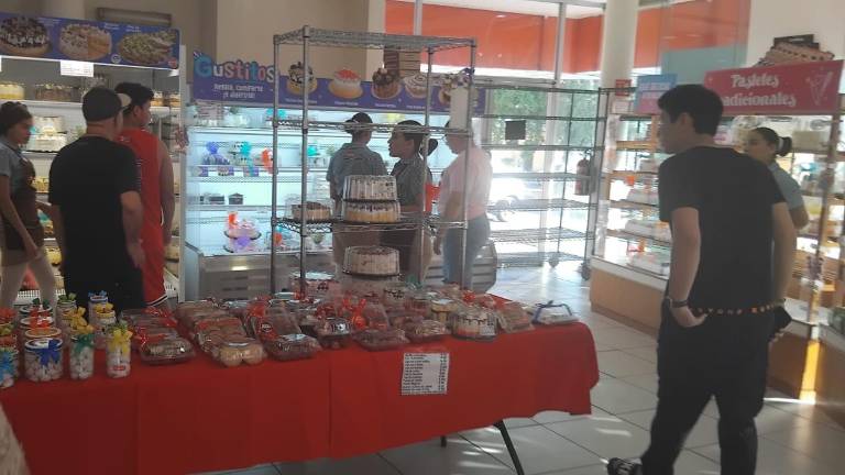 Las pastelerías en Culiacán registraron gran actividad.