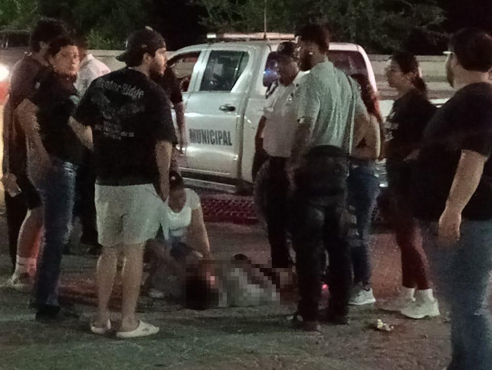 $!Motociclista resulta herido tras volcar en su cuatrimoto en Rosario