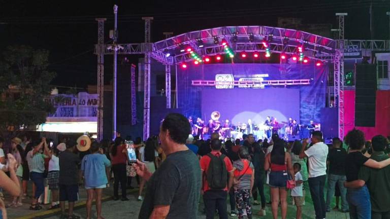 Serán ocho horas de fiesta patria en la Plazuela República y sus alrededores en Mazatlán.