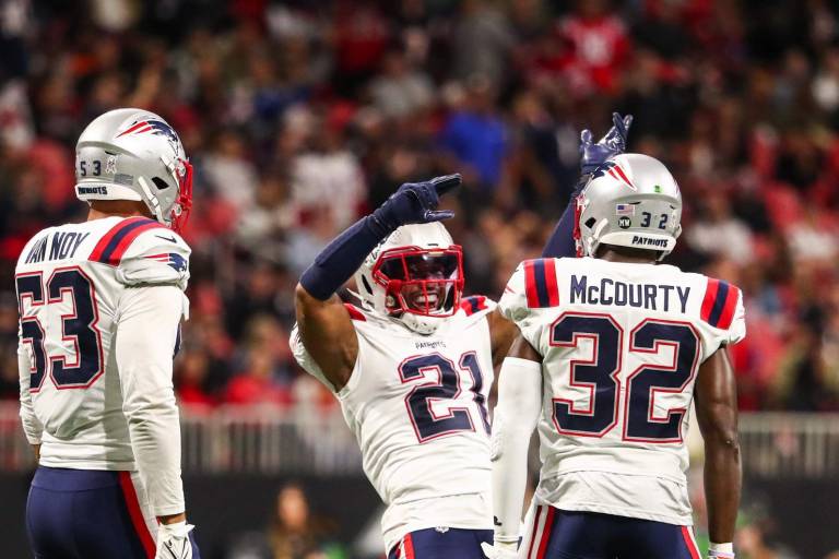 Patriots derrotan a Falcons para lograr su quinta victoria consecutiva
