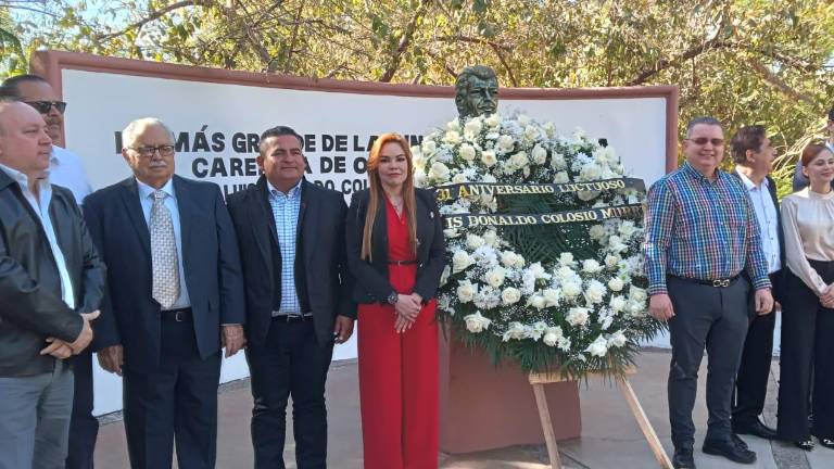El evento se realizó en el busto del ex candidato presidencial, por el bulevar Diego Valadés Ríos, o Malecón Nuevo, en Culiacán.