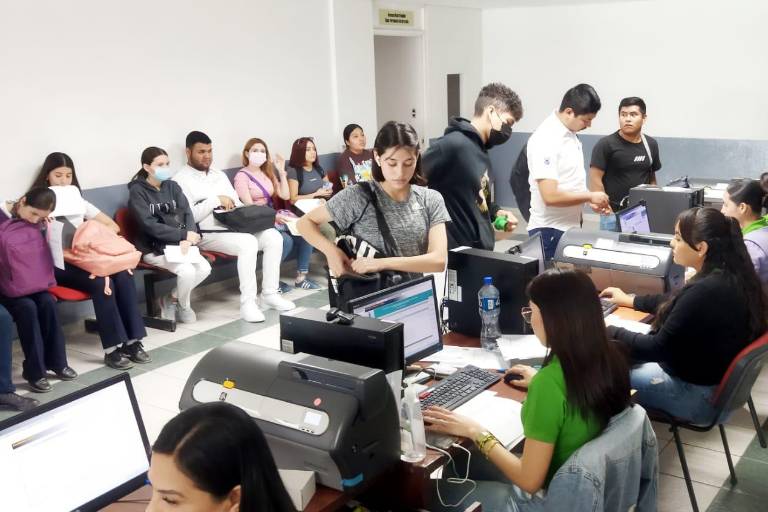 Llama Transportes a estudiantes en Sinaloa a renovar tarjeta de descuento