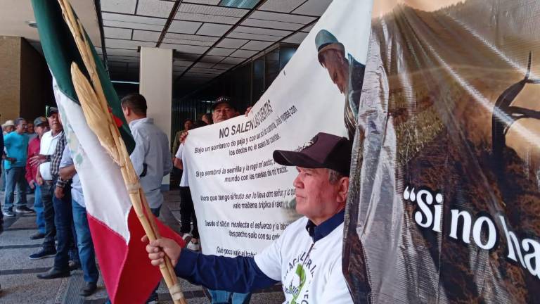 Hace una semana inició una protesta de agricultores en Palacio de Gobierno.