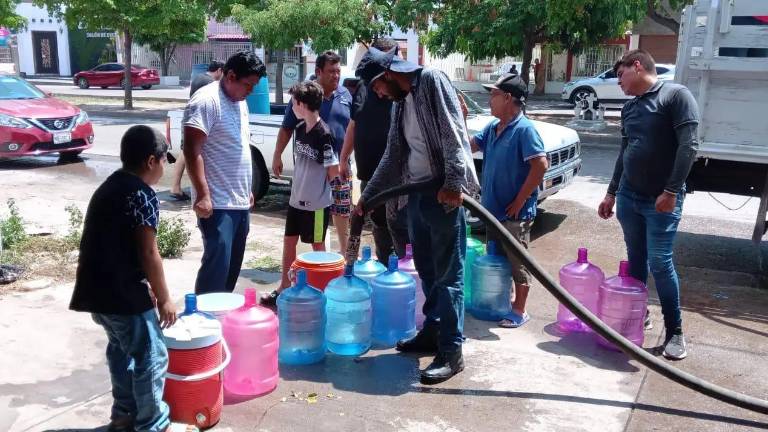 Con las lluvias recientes, 11 comunidades de Culiacán han podido abastecerse de agua.