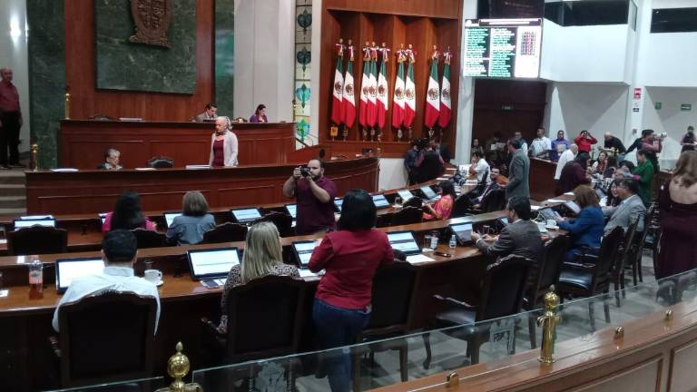 En el Congreso del Estado, el Diputado José Manuel Luque Rojas lleva el tema de los despidos en la UAS.