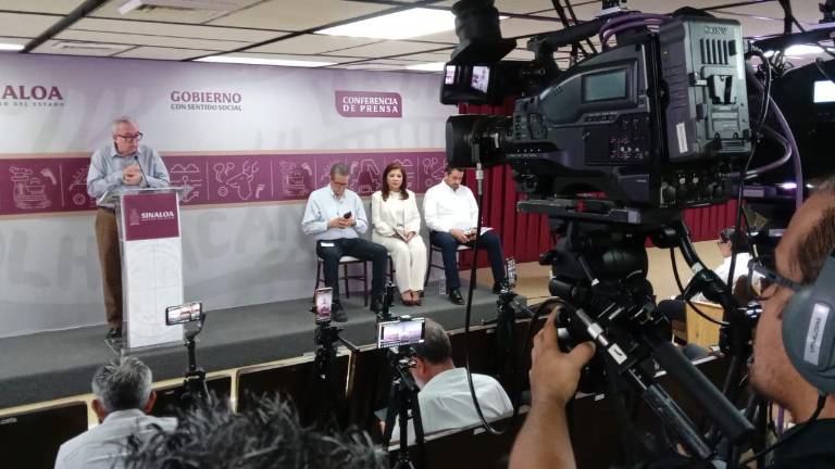 El Gobernador de Sinaloa informó que la Secretaría de la Defensa Nacional reclutaría a 150 policías para Sinaloa.
