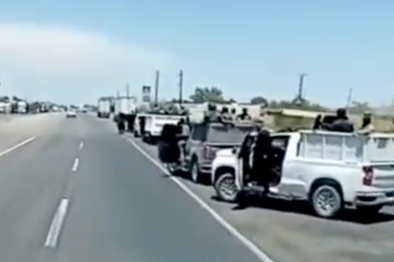 Captan convoy de hombres armados sobre la México 15, en Guasave
