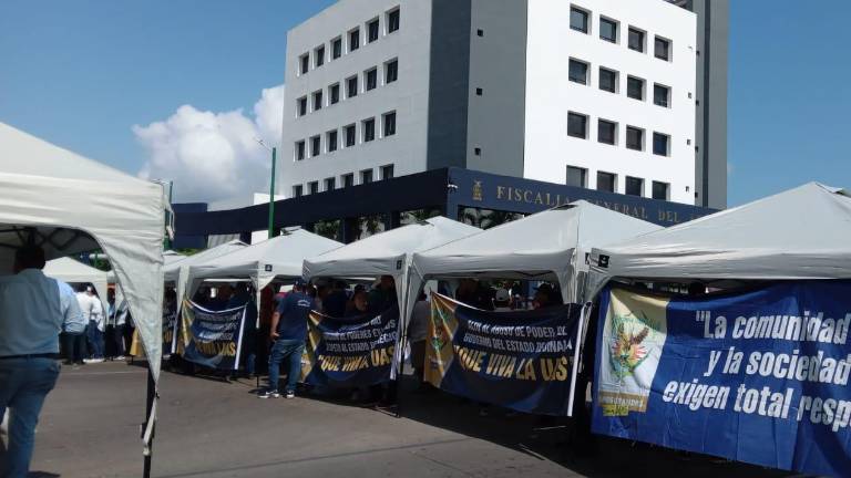 La primera manifestación fue el lunes 11 de septiembre afuera de las instalaciones de la Fiscalía General del Estado.