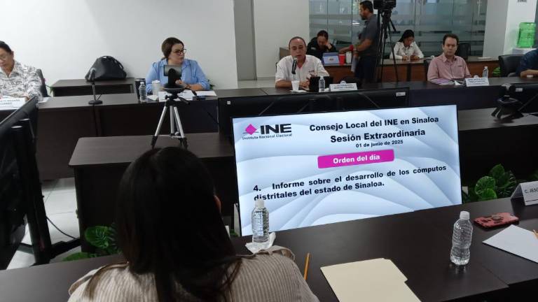 Durante la sesión extraordinaria de este lunes en el Comité Local del INE en Sinaloa se informó que en Rosario sumaron otras cuatro denuncias por boletas marcadas.