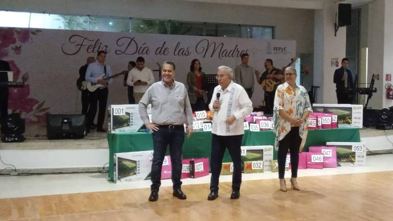 El Gobernador Rubén Rocha Moya lamentó que ya se presenta un desabasto de combustible en el norte de Sinaloa.