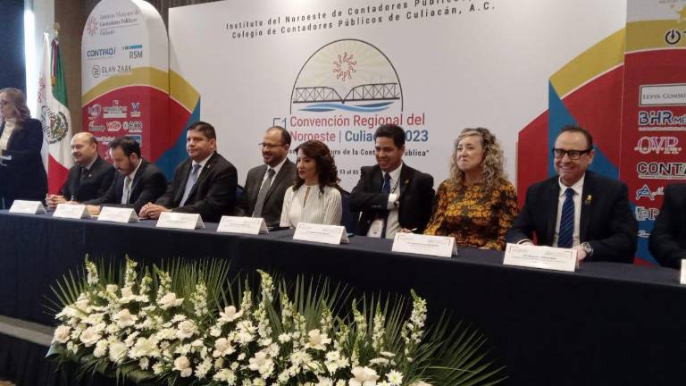 El evento se realizó en las instalaciones del hotel Lucerna y albergó a 300 asistentes.