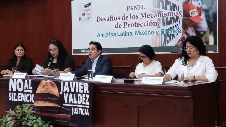 Señalan en panel desconfianza en mecanismos de protección a periodistas