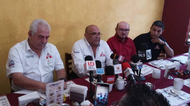 Las autoridades del certamen informan del torneo que se realizará en dos categorías.