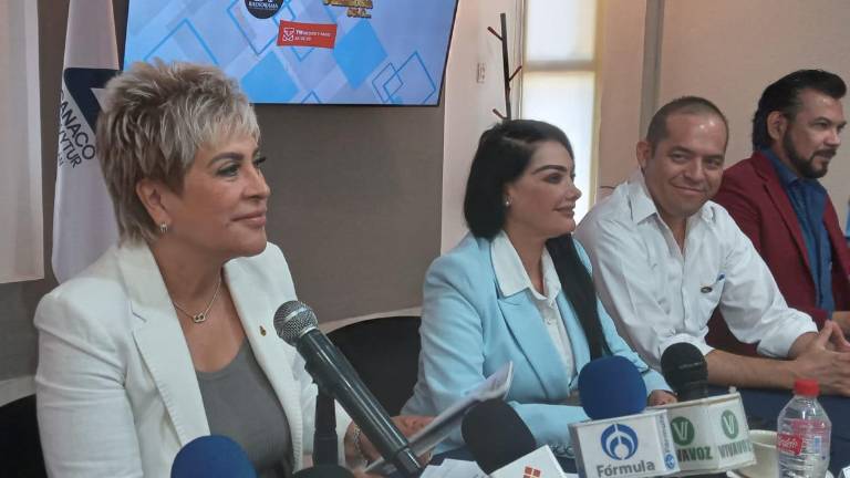 La Canaco Culiacán en rueda de prensa da a conocer la revista oficial impresa de est organismo.