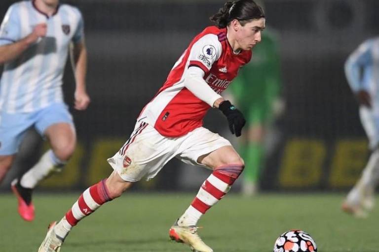 El mexicano Marcelo Flores vuelve a brillar con el Arsenal Sub 23 en la Liga Premier