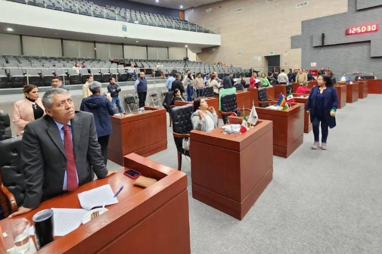 Congreso de Morelos invalida desafuero federal del Fiscal Uriel Carmona