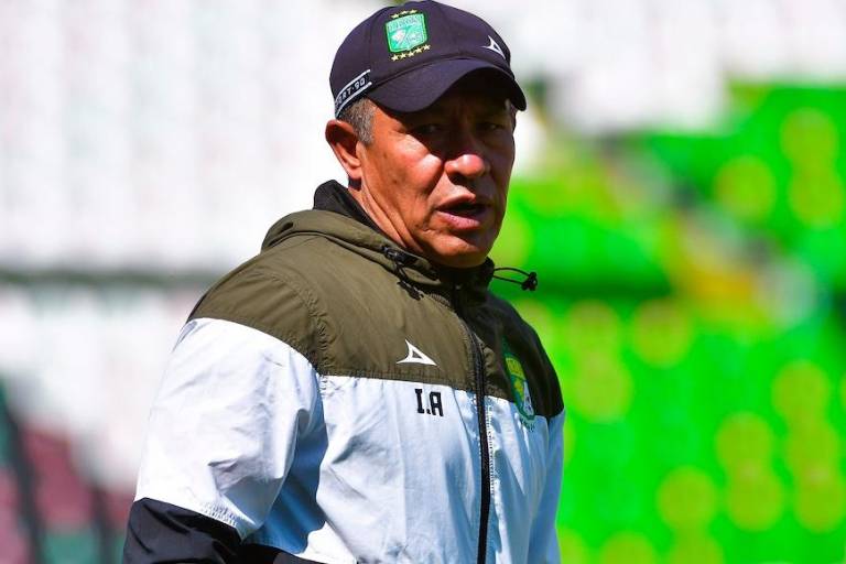 El mexicano Ignacio Ambriz, a un paso de ser técnico del Huesca en España