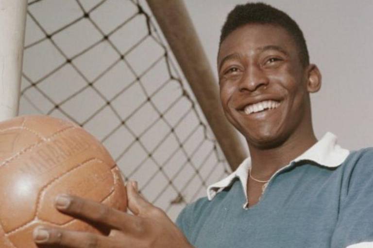 Hija de Pelé asegura que el ex futbolista brasileño se recupera favorablemente