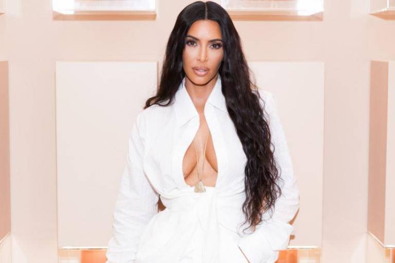 Kim Kardashian está oficialmente soltera otra vez