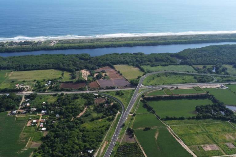 México: imágenes satelitales revelan los impactos del boom inmobiliario de Oaxaca tras la nueva autopista