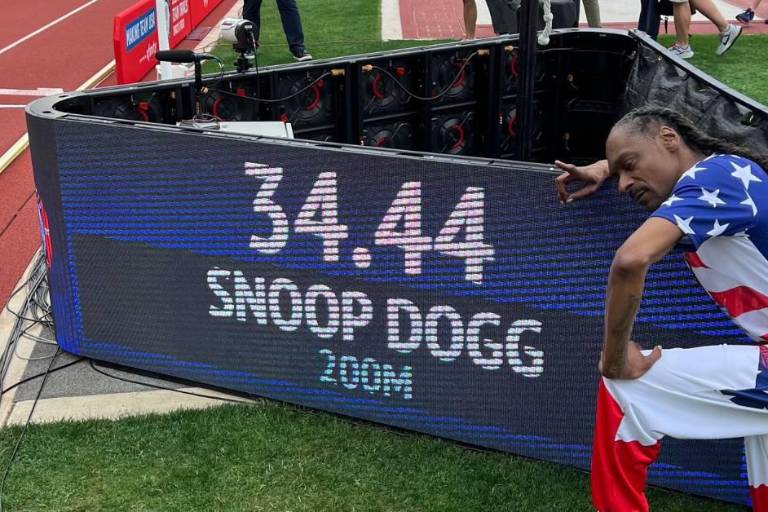 Sorprende Snoop Dogg al correr los 200 metros planos