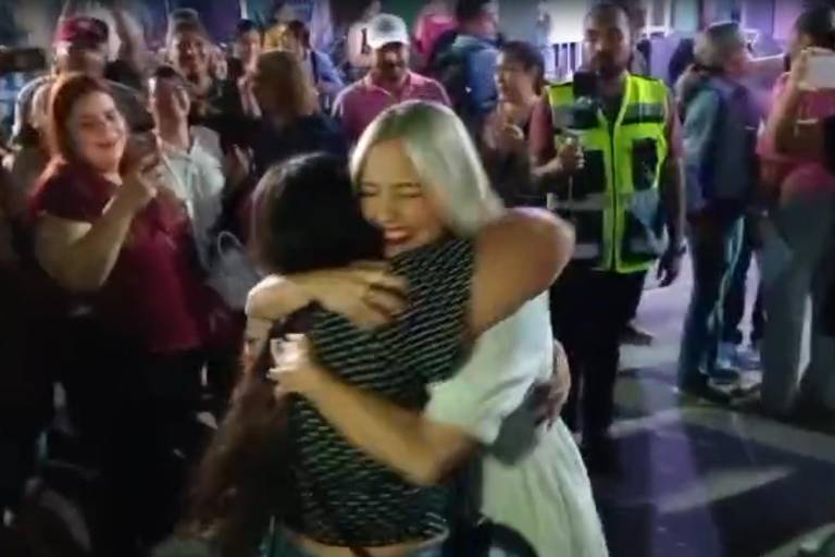 Al ritmo del corrido de Sinaloa, Estrella Palacios ya festeja