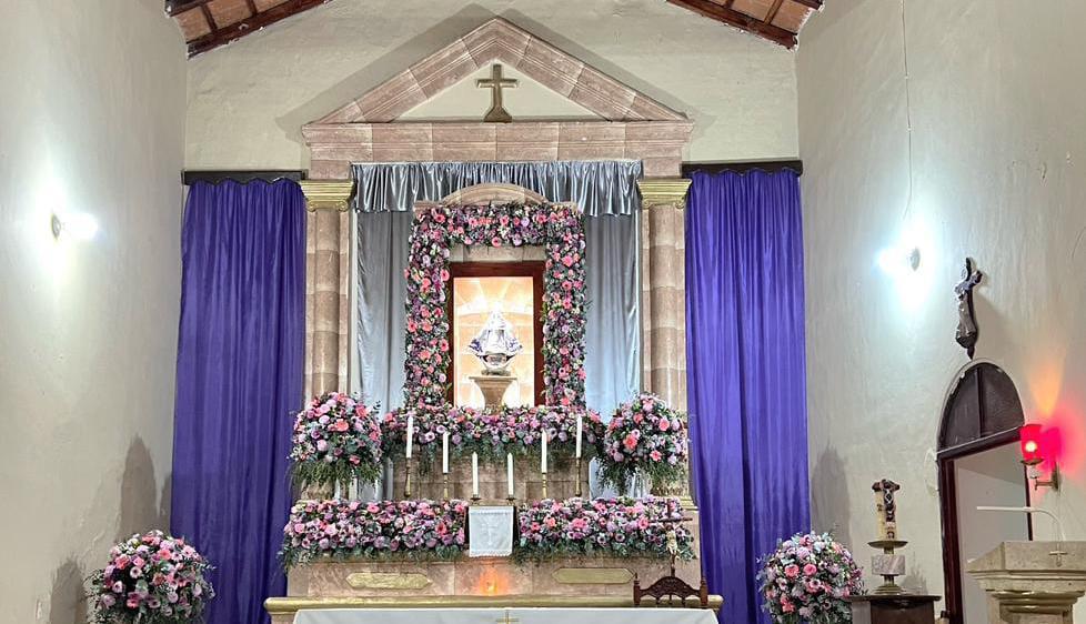 $!Dora dona vestido a la Virgen de la Candelaria en gratitud y para continuar el legado de su padre