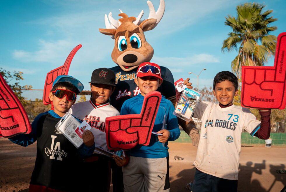 $!Sembrando sueños: Venados de Mazatlán conecta con la niñez
