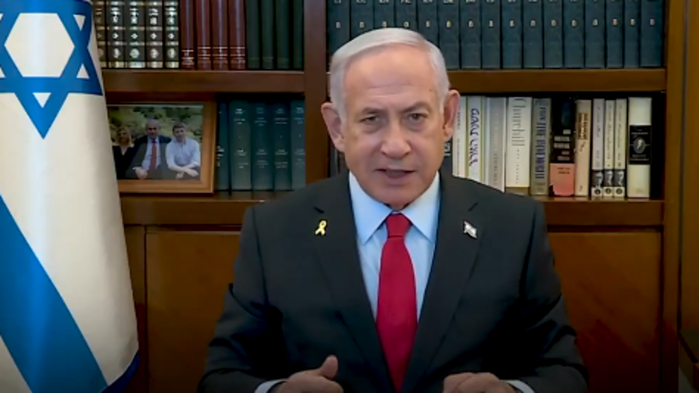 El Primer Ministro israelí, Benjamin Netanyahu, lanzó su amenaza por medio de un video en redes.