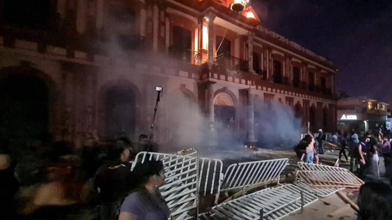 La marcha del Día Internacional de la Mujer en Colima terminó con actos represivos por parte de autoridades de seguridad.