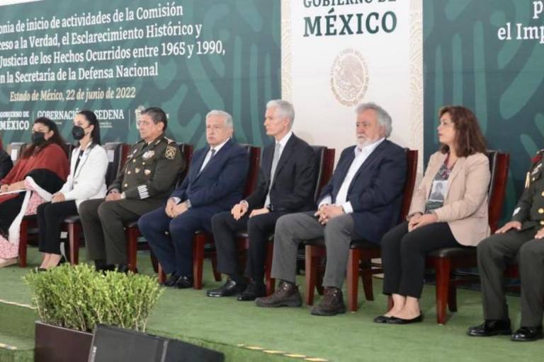 Comisión de la Verdad por ‘guerra sucia’ accederá a archivos e instalaciones militares, anuncia AMLO