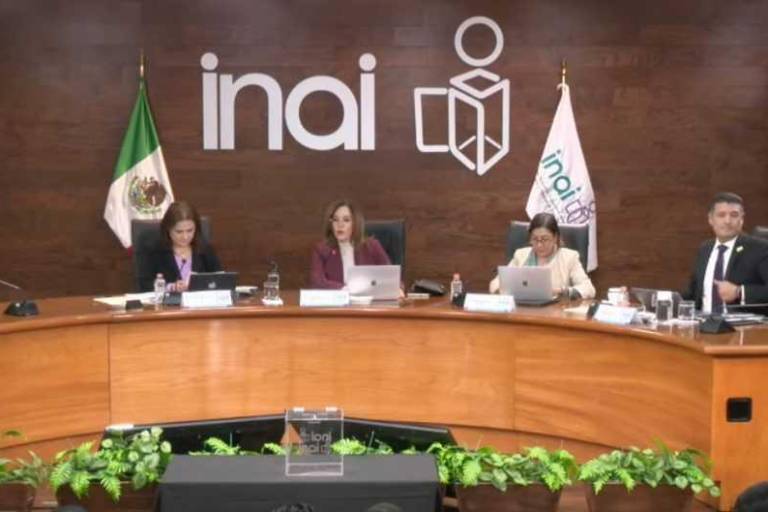 Eligen a Adrián Alcalá como nuevo presidente del INAI