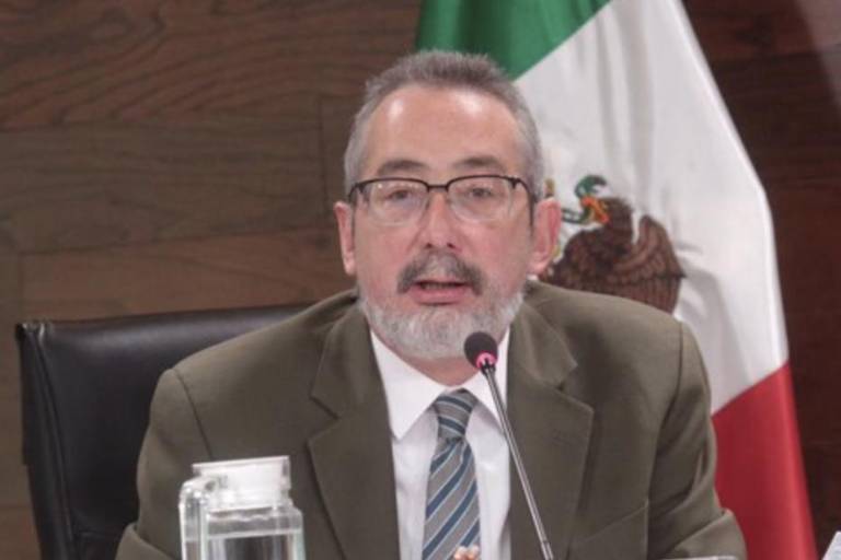 Tras escándalo por uso de tarjeta corporativa en table dance, Óscar Guerra renuncia al INAI