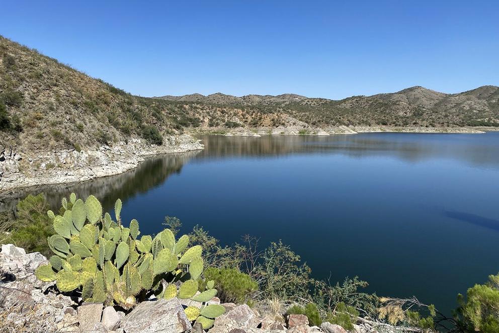 $!El embalse de la Presa Comaquito, alimentado por el río Cocóspera.