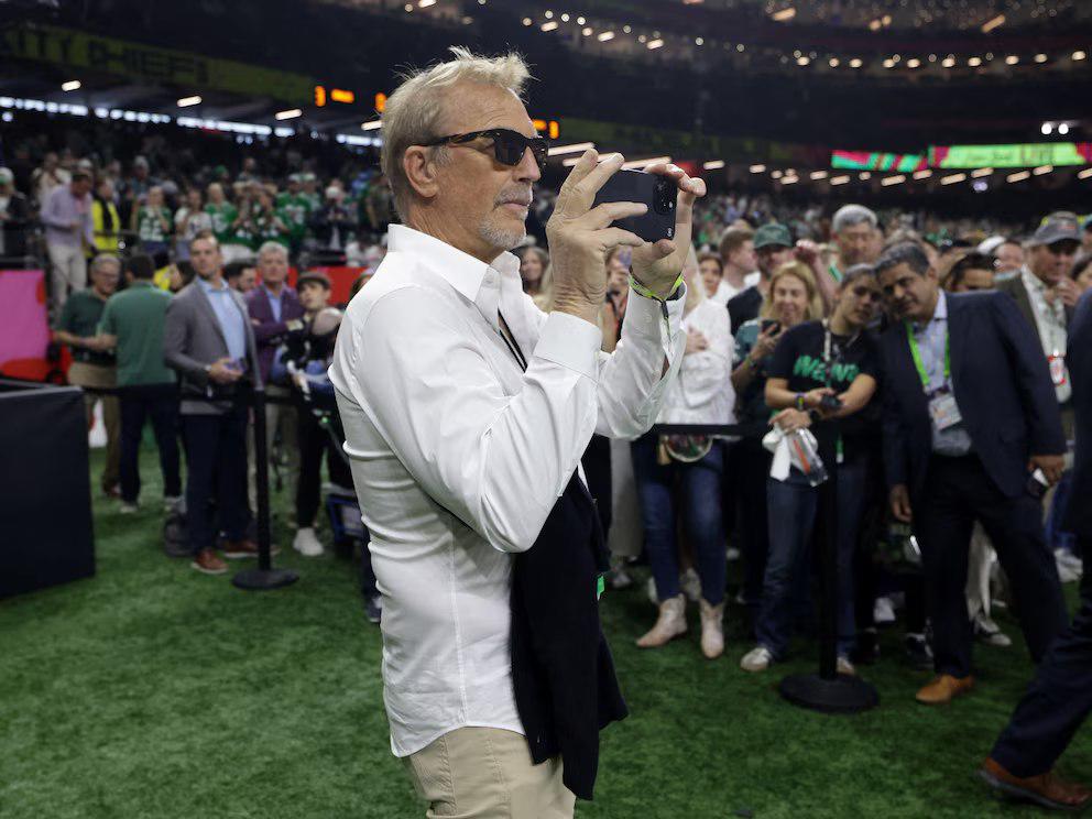 $!Kevin Costner.