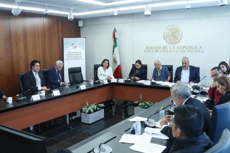 Comisiones del Senado aprueban reformas a la Ley de Amparo; oposición acusa venganza de AMLO